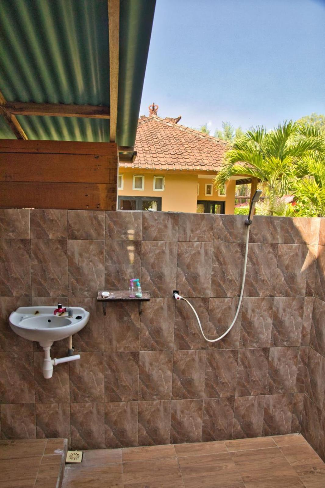Bunga Bungalows Gili Meno Exterior photo